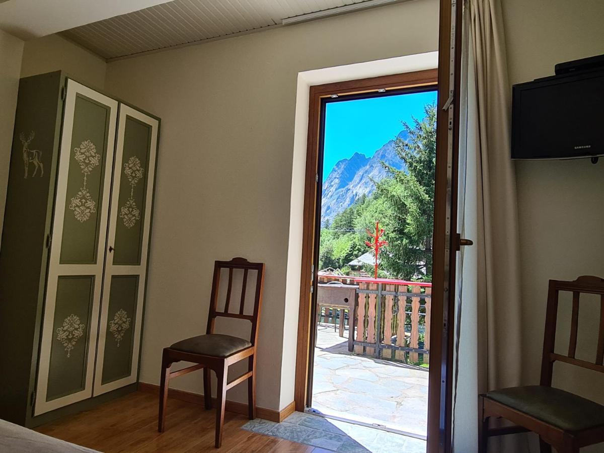 Hotel Dente Del Gigante Courmayeur Luaran gambar