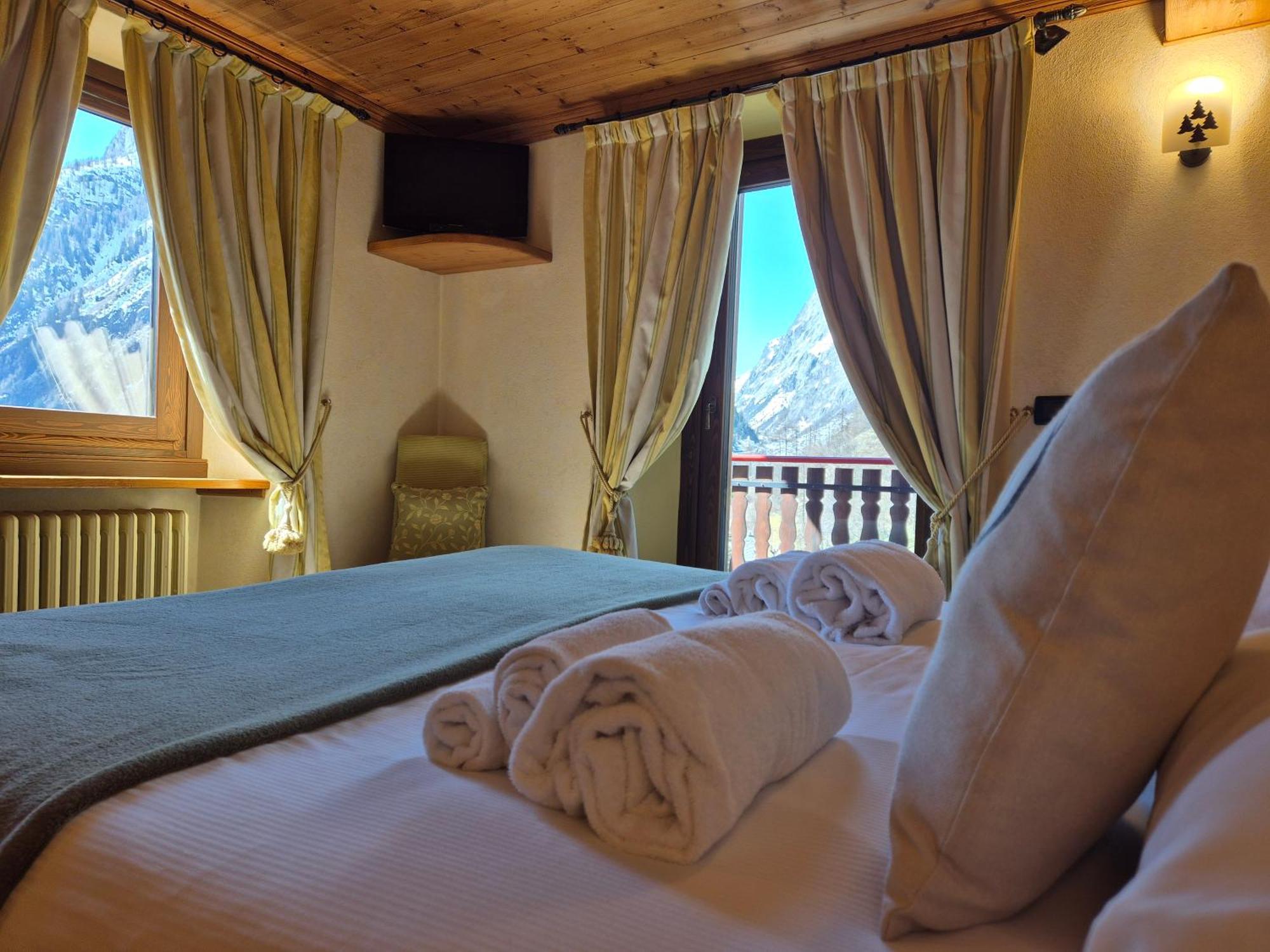 Hotel Dente Del Gigante Courmayeur Luaran gambar